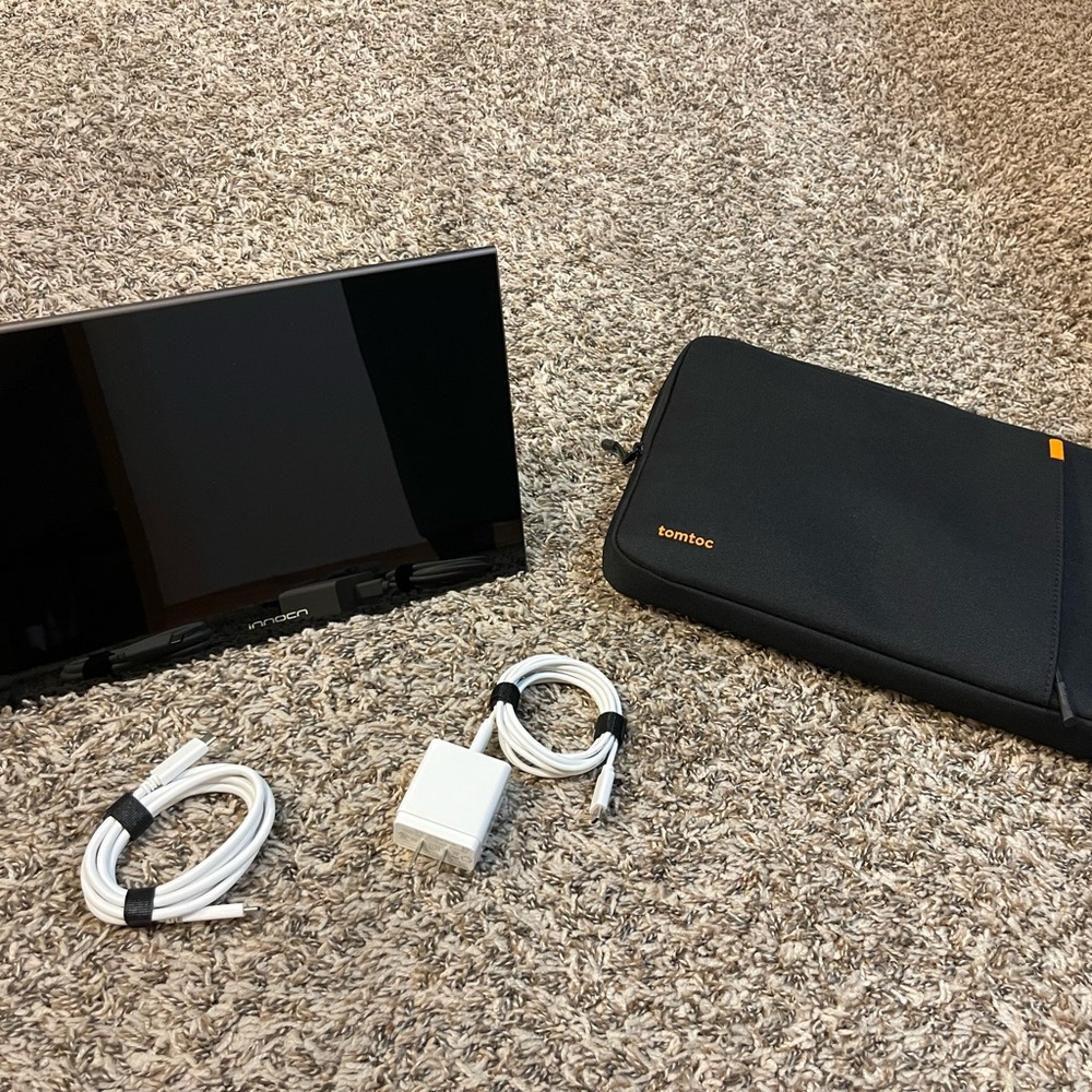Brand New INNOCN Portable Screen Bundle – Includes Screen, Cords & Tomtoc Case
